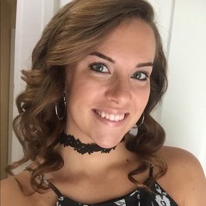 Meet your Posher, Kayla